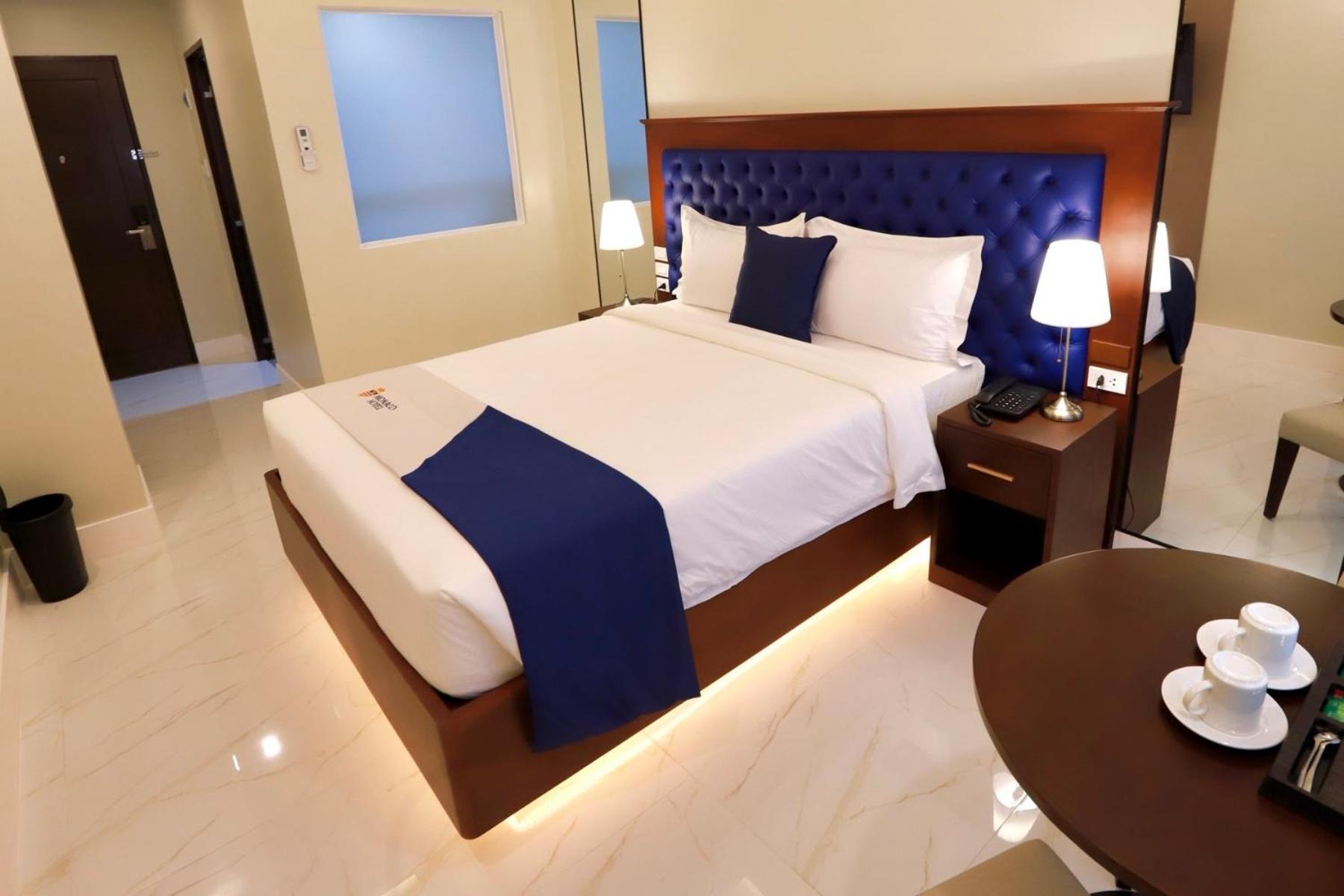 Monaco Hotel Taytay  Exterior photo